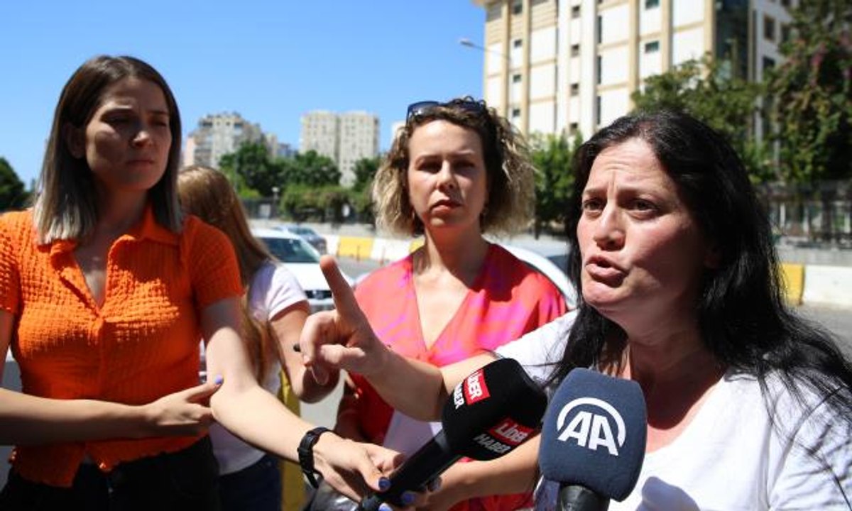 Son dakika haberleri... Bursa'da çöp evde bulunan çocuğun annesi Antalya Adliyesi'ne geldi