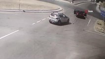 İki aracın çarpıştığı kaza kamerada
