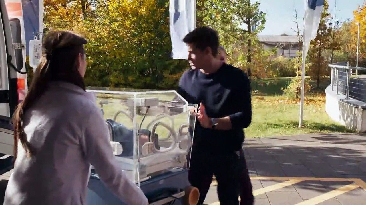 Löwenmütter (300) - In aller Freundschaft – Die jungen Ärzte