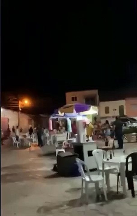 Boi invade quermesse e assusta moradores no interior do Ceará