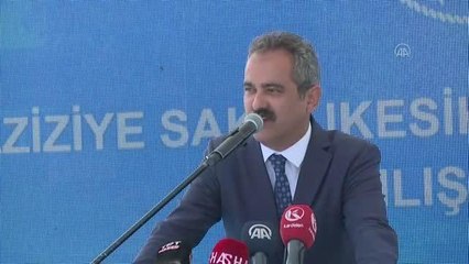 Bakan Özer: "Milletin değerlerine saygı duyan gençler yetiştirmek istiyoruz"