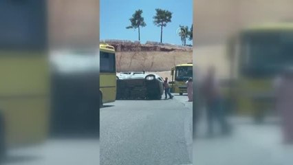 GAZİANTEP - Kazada yan yatan otomobili vatandaşlar düzeltti