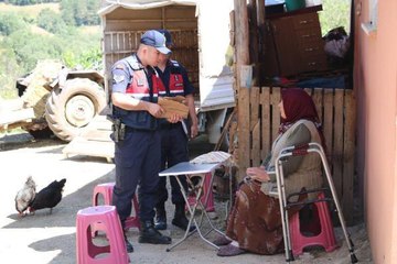 Son dakika haberi | 'KOCAN OLAYA KARIŞTI, GELEN JANDARMA PARMAK İZİ ALACAK' DİYEREK ALTINLARINI ÇALDI