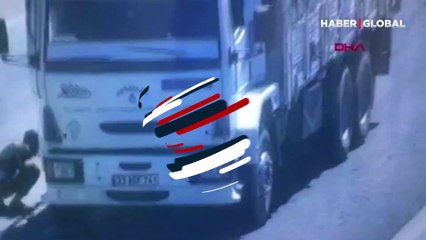 Feci kaza anı kamerada! Tır, kamyona böyle çarptı