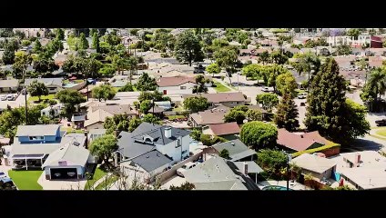 De Férias da Família Trailer Legendado