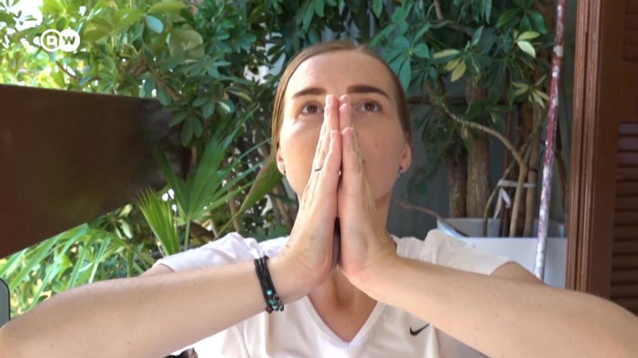 Ukrainische Geflüchtete in Athen: Mit Yoga in ein neues Leben