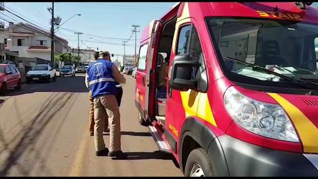 Jovem fica ferido após colisão entre carro e moto no Bairro Coqueiral