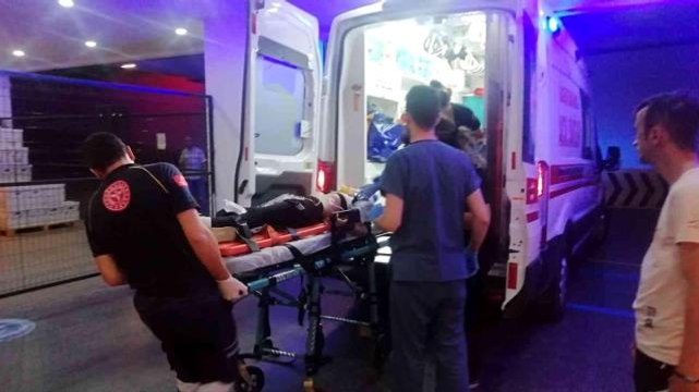 Son dakika haberi... Karşıdan karşıya geçerken otomobil çarptı, 15 yaşındaki kız hayatını kaybetti