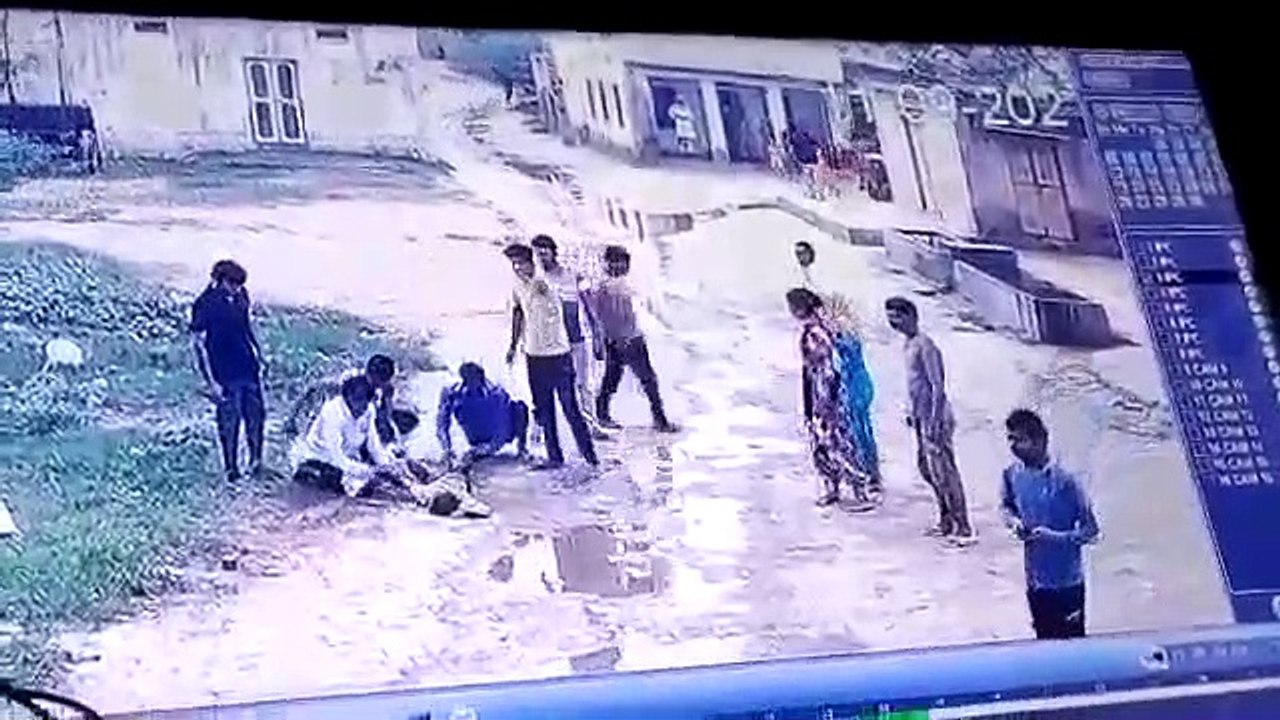 This video is very important. any power pole can be electrocuted due to Rain