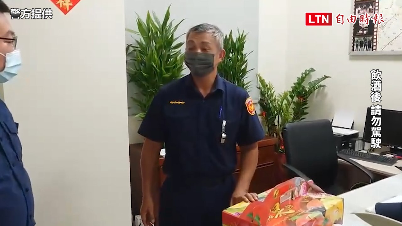 萬安演習男子酒駕上路 派出所長上前引導掩蔽遭撞傷(警方提供)