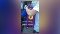 Le ponen para firmar una camiseta del Barça a Carlos Sainz