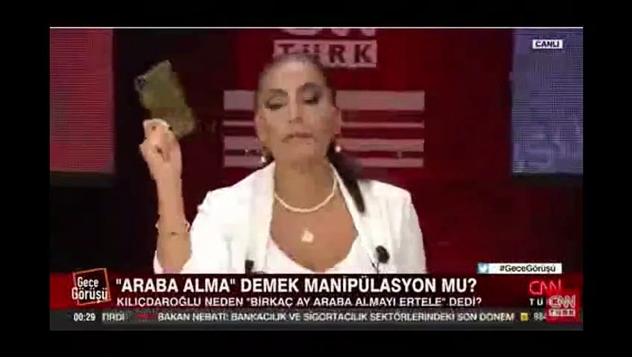 Hande Fırat "Biz yalaka değiliz" dedi,  Emin Pazarcı uyardı: 'Biz deme, kendi adına konuş'