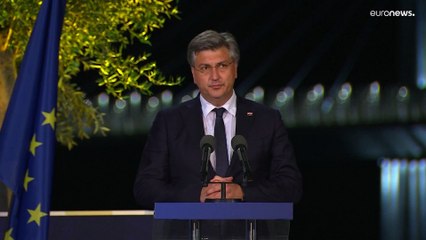 Croácia inaugura muito aguardada Ponte Peljesac com fogo de artifício