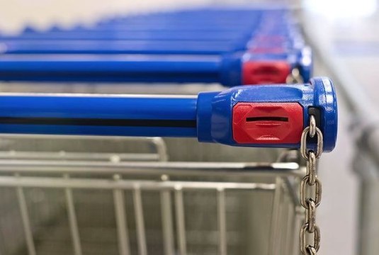 Supermarché : l’astuce inattendue pour débloquer un chariot de courses sans jeton ni pièce de 1 €
