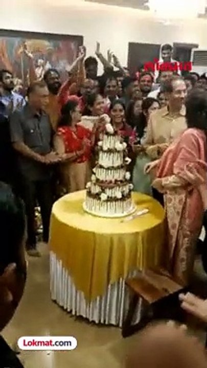 uddhav thackeray cake cutting