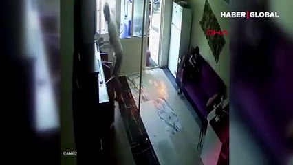 Korku dolu anlar: Avcılar'da gaz kaçağı patlaması yaşadı: Ev hanımlarını uyardı