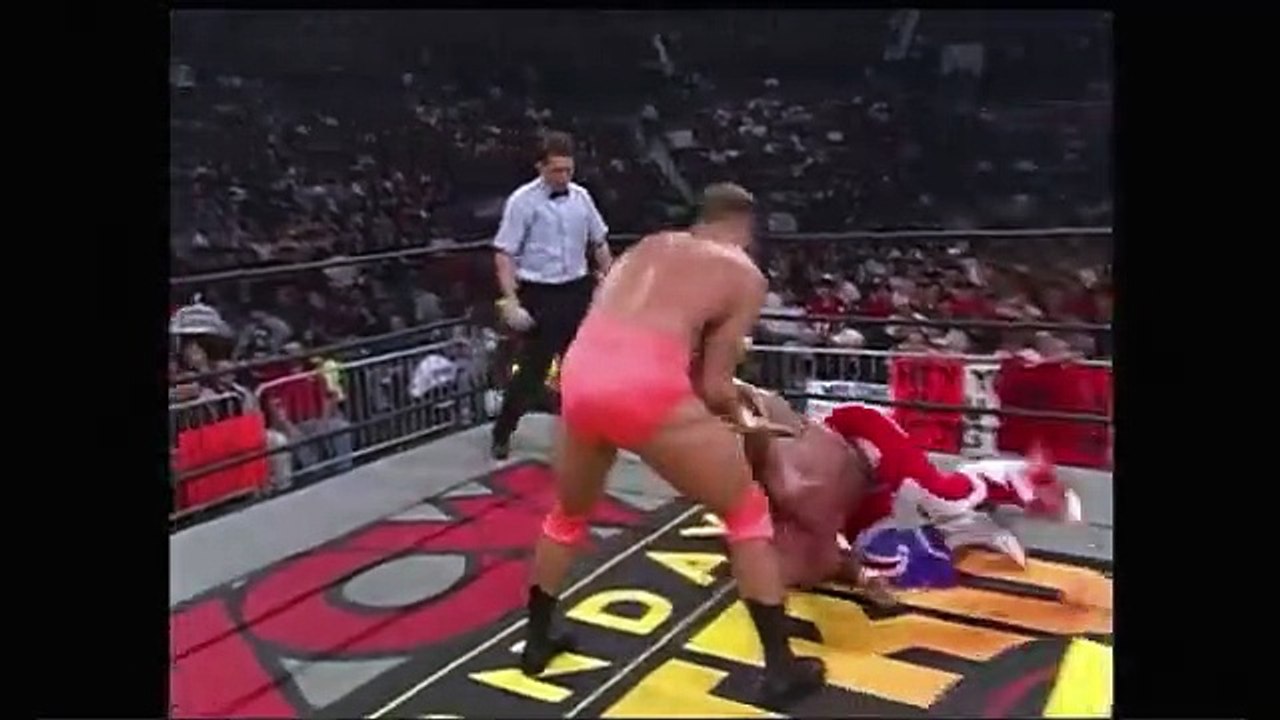 British Bulldog vs Alex Wright