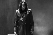 Ozzy Osbourne está melhorando após cirurgia