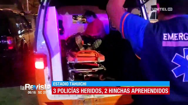 Dos hinchas aprehendidos y tres policías heridos tras disturbios en el estadio