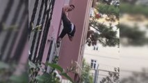 Beyoğlu'nda pencereden kaçmaya çalışan hırsızı ensesinden yakaladı