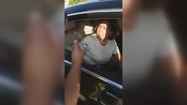 AKP'li vekilin ‘Şerefsiz” diyerek hakaret ettiği 2 polis memuru ihraç edildi