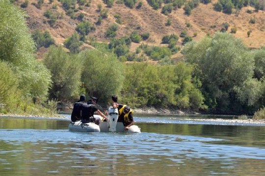 AKINTIYA KAPILAN KIZI KURTARIP, KENDİSİ KAYBOLAN OTO TAMİRCİSİ 4 GÜNDÜR ARANIYOR