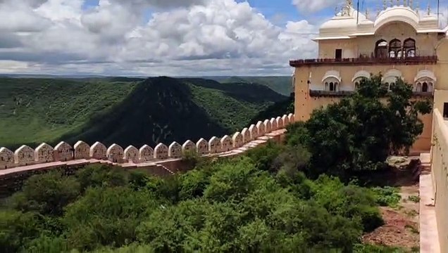 हरियाली अमावस्या पर अरावली पर्वतमाला पर छाई हरियाली की चादर, देखे वीडियो