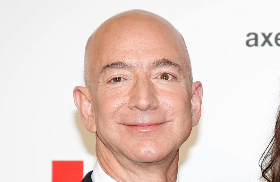 Jeff Bezos treated to ‘window shopping trip’ of royal family’s treasures before dining with Tom Cruise