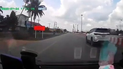 SUV Dodges Falling Rebar