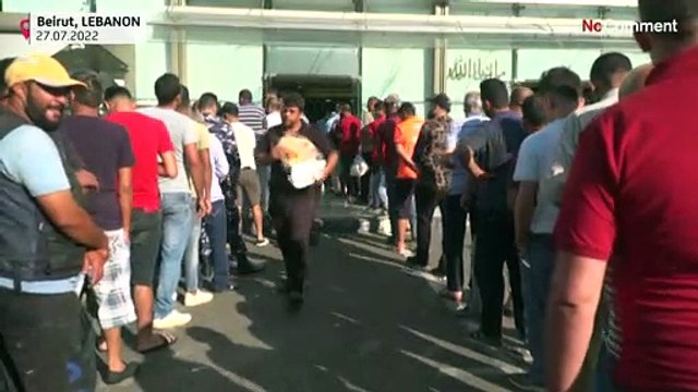Long queues at Beirut bakeries as Lebanon bread crisis continues