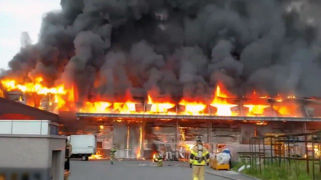 전남 담양 자동차 부품공장에서 불...24억대 피해 추산 / YTN