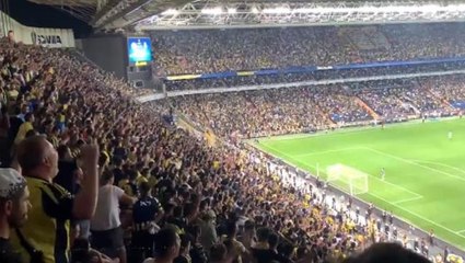 Fenerbahçeli taraftarlar Dinamo Kiev'in golü sonrası "Vladimir Putin" tezahüratı yaptı