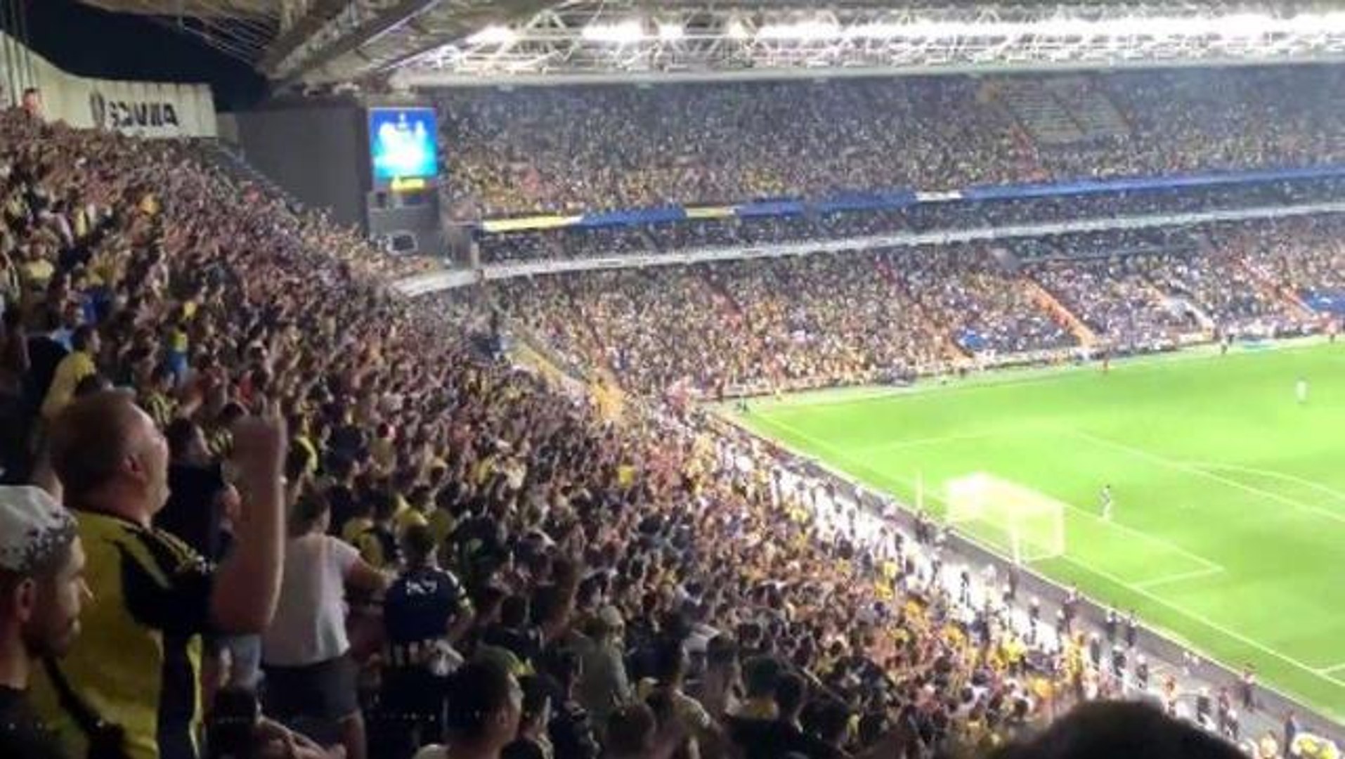 Fenerbahçe tribünlerinden Putin Bestesi! (VİDEO) Fenerbahçe Putin tezahüratı izle!