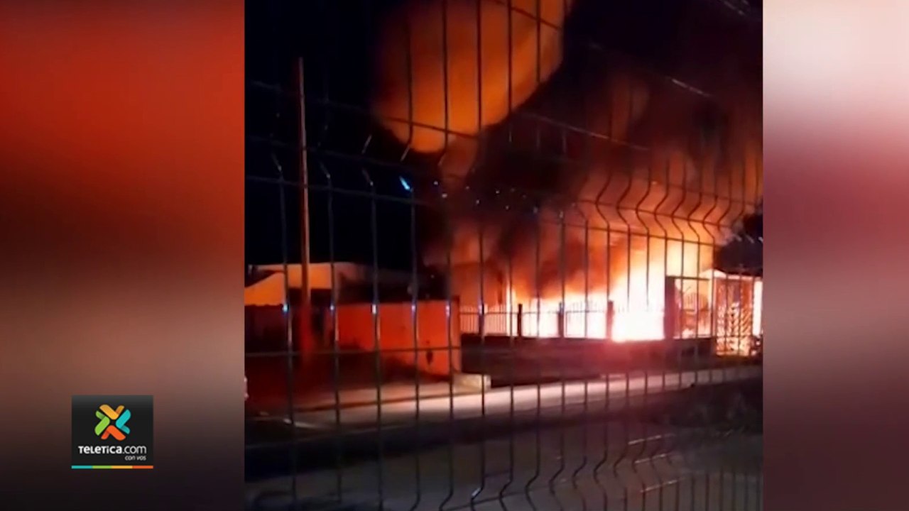 tn7-Encuentran-cuerpo-de-hombre-calcinado-dentro-de-carro-que-se-quemó-en-Parrita-270722