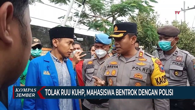 Demo Tolak RUU KUHP, Mahasiswa Bentrok dengan Polisi