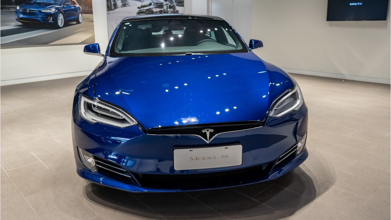 Pourquoi acheter une Tesla d'occasion peut vire...