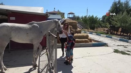 Balıkesir'de miniklerin at biniciliği heyecanı