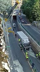 Camion incastrato, incidente Cosenza