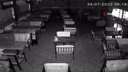 İşyerine hırsızlık yapmak için giren köylüsünü kıskıvrak yakaladı