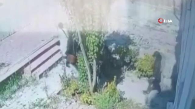 Esenyurt'ta elleri levyeli 5 kadın, evlere girerek 90 bin liralık vurgun yaptı