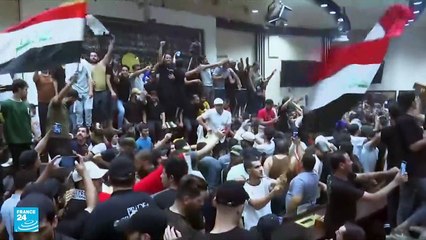 أنصار الصدر يقتحمون البرلمان العراقي