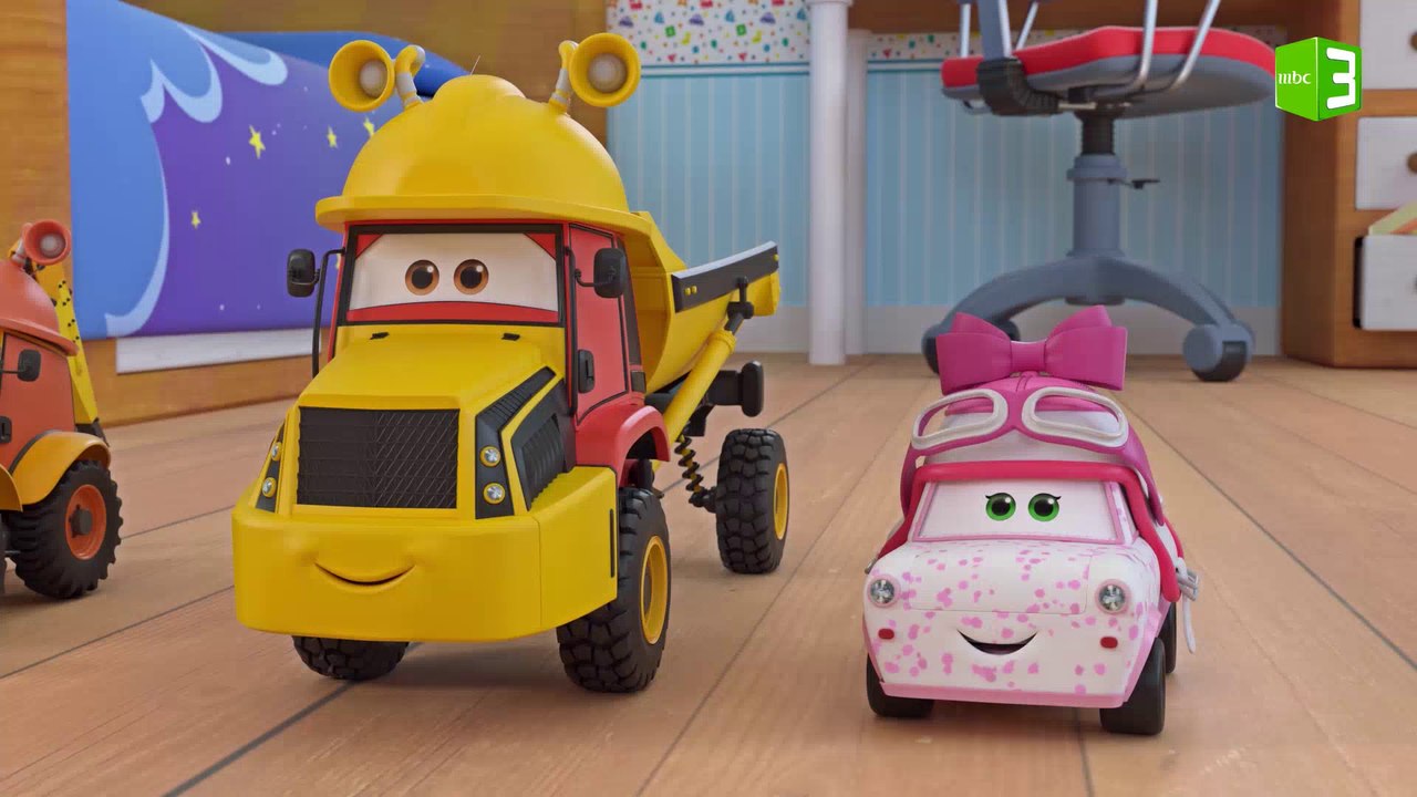 الشاحنات تتابع مباراة هامة لكرة القدم ولكن..