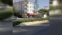 İki kardeş trafikte tartışmada terör estirdi! O anlar kamerada… Polis ekipleri de oradan geçiyordu