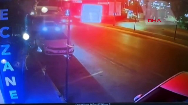 Önünü kesip dövdüler, yetmedi: Arabada bıçakladılar