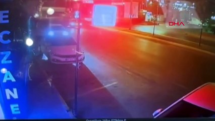 Önünü kesip dövdüler, yetmedi: Arabada bıçakladılar