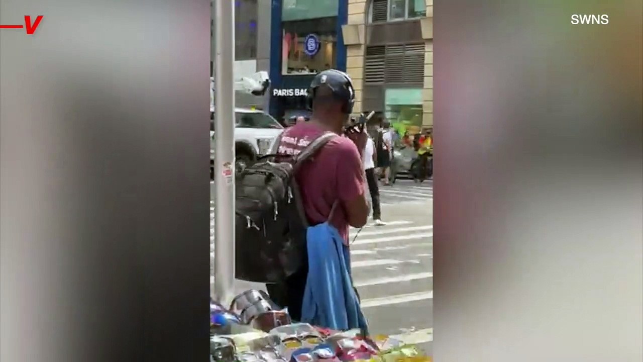 The Moment a Man Was Knocked Out Cold With One Punch on an NYC Street