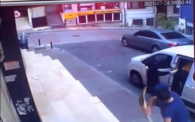 Mecidiyeköy'de akıl almaz anlar.... Süpürgeyle hırsızları böyle kovaladı