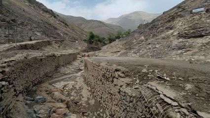 Tahran'ın kuzeybatısındaki sel felaketinde 6 kişi hayatını kaybetti (2)