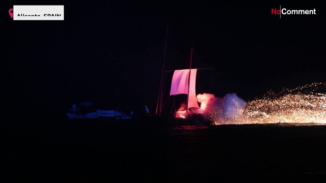 España | Alicante celebra la fiesta de moros y cristianos con una representación de la batalla