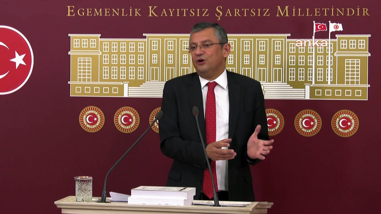 Özgür Özel'den 'beşli çete' çıkışı: Otoban gişelerini balyozlarla kıracağız